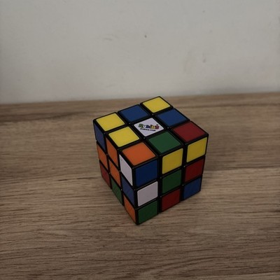 Rubiks Cube Original 3 x 3 Puzzlespiel sehr guter Zustand v.2