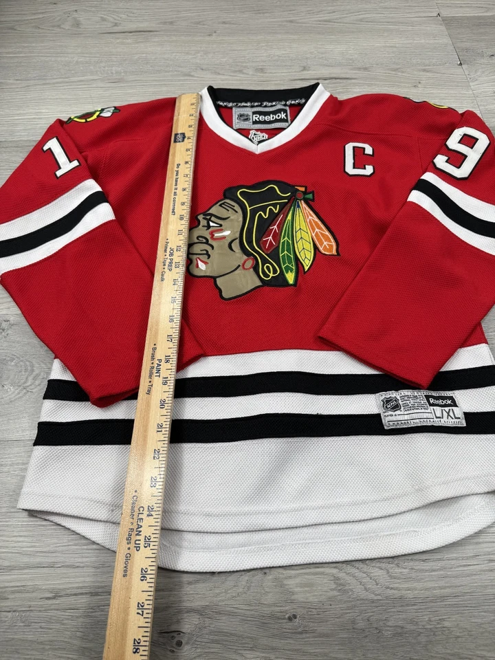 Camiseta deportiva juvenil de los Chicago Blackhawks L/XL roja Jonathan Toews cosida para niños NHL hockey Foto 3 de 4