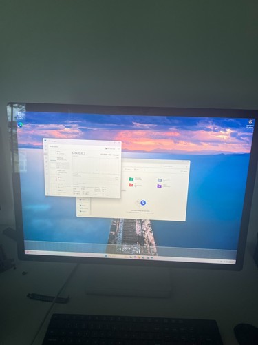 READ - Microsoft Surface Studio 2+ 28" Touch AiO i7-11370H 32GB 1TB RTX 3060 - Picture 2 of 17