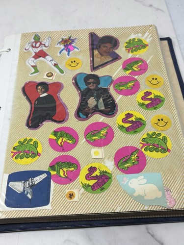Vintage Anfang 80er Stickeralbum viele noch mit Rückseiten Scratch & Sniff Puffy Bands Sport - Bild 6 von 22