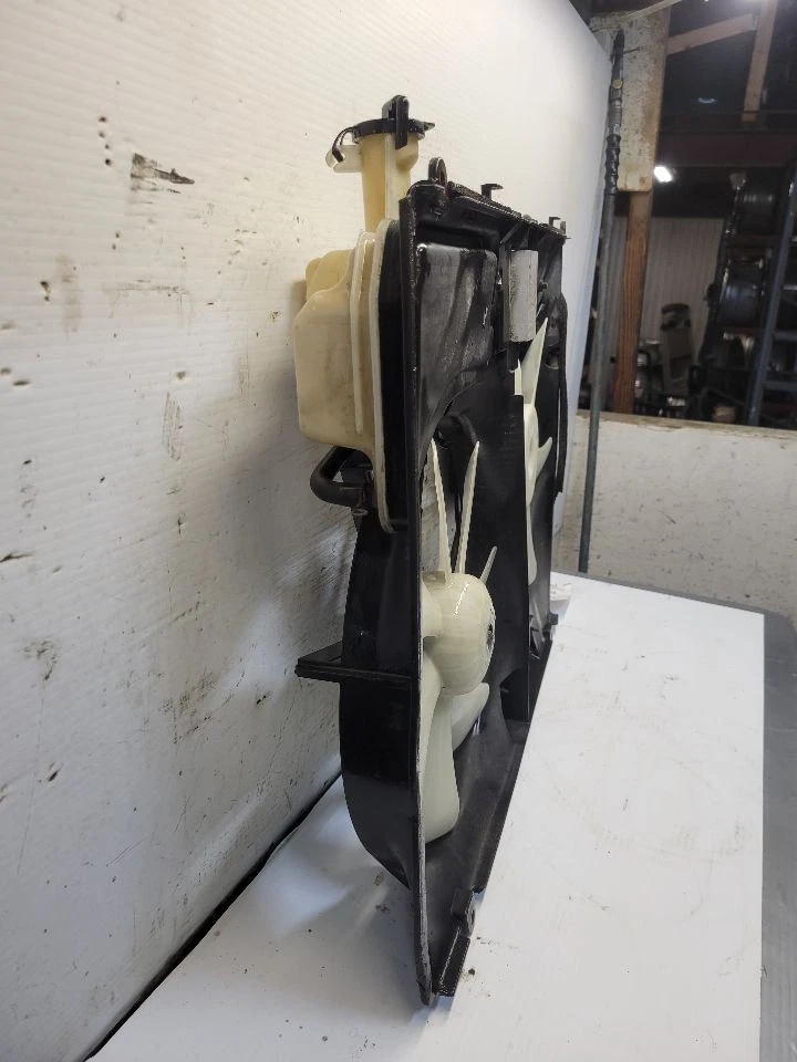 Conjunto de ventilador de radiador motor motor 3MZFE motor compatible 04-06 LEXUS RX330 1672947 Foto 2 de 4