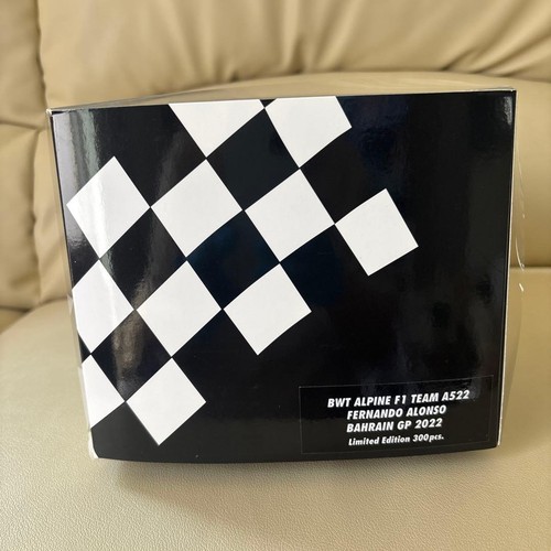 Coche Modelo F1 Minichamps 1/18 Alpine A522 F. Alonso Bahrain GP 2022 - Imagen 4 de 13