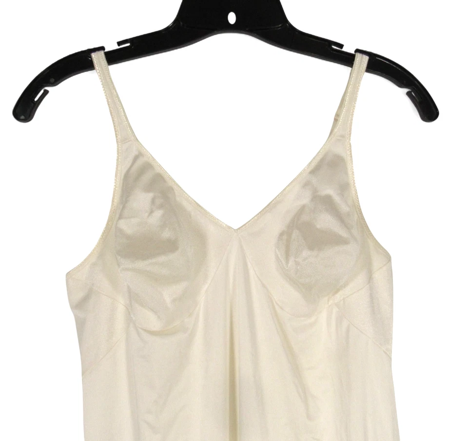 DE COLECCIÓN VANITY FAIR Suave NYLON Correas Ajustables LARGO COMPLETO SLIP/CAMISÓN Talla 32 Foto 2 de 4