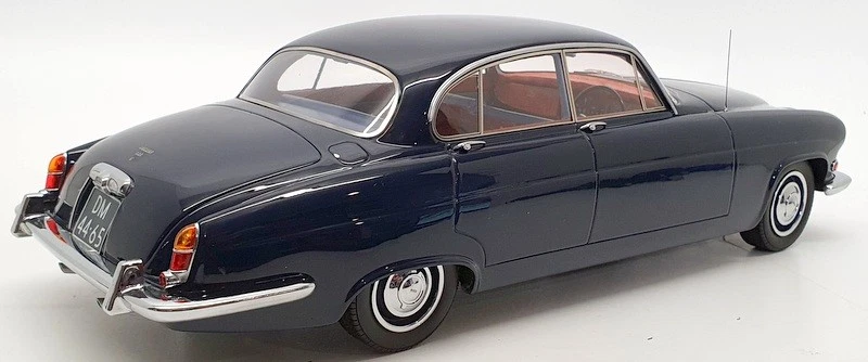 Modelos a escala Neo NEO18235 - 1961 Jaguar MK X - azul oscuro Foto 2 de 4