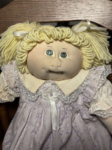1985 Blonde Hair Green Eyes Signed Soft Sculpture Cabbage Patch Style Doll 22” - Picture 2 of 15