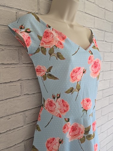 Pretty Kitty Fashion Dress Pale Blue Polka Dot Pink Floral 50s Size 12 Rose Knee - Picture 4 of 13