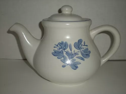 Pfaltzgraff Yorktowne Blue Stoneware 6 Cup Teapot Coffee Pot 7" x 10"