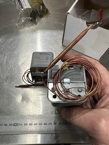 honeywell thermostat temperature limit L6189B20251 tw51403 nsn 12-3486426 - Picture 3 of 7