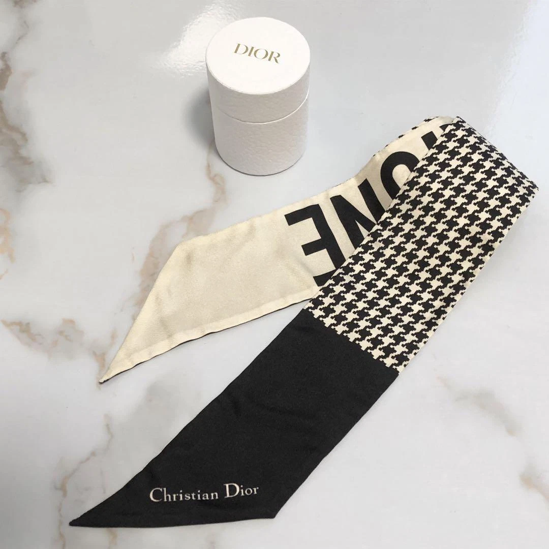 Foulard Christian Dior Mitzah pied de poule noir beige 2021 avec boite tube