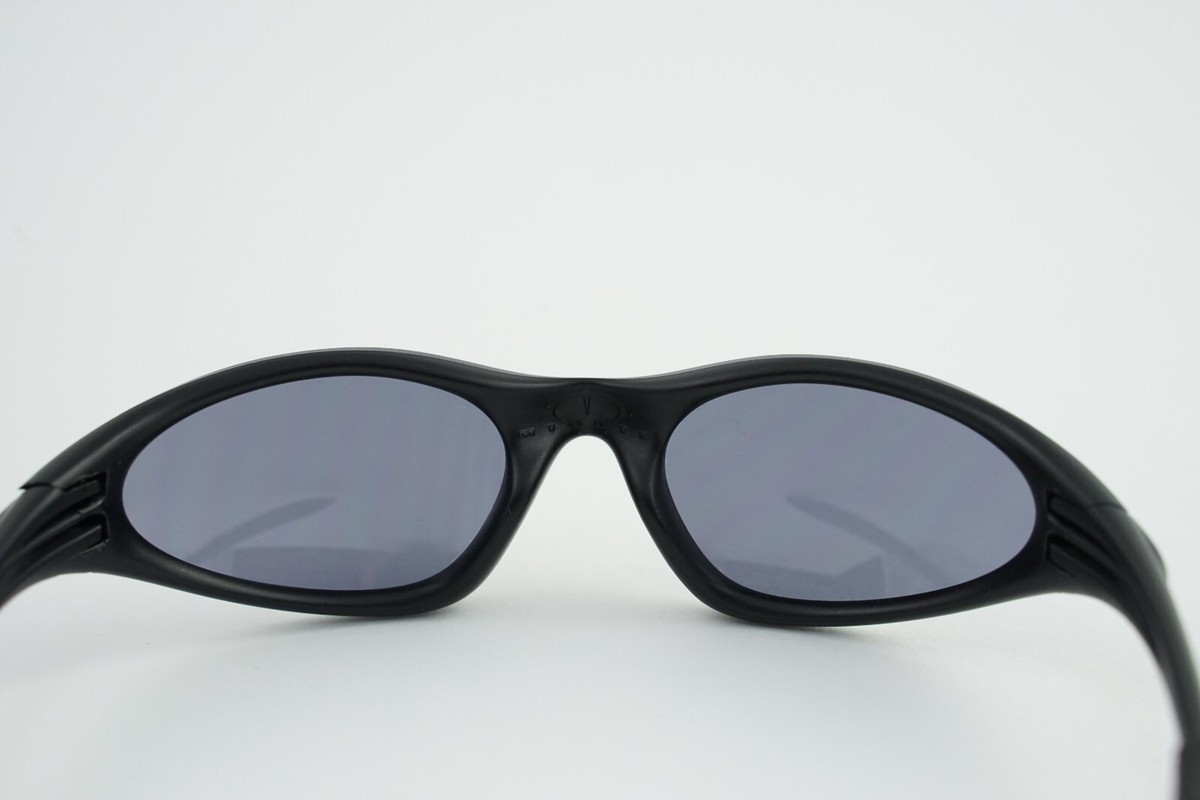 11-069 Oakley Minute 1.0 Matte Black/Grey Sunglasses Vintage | eBay