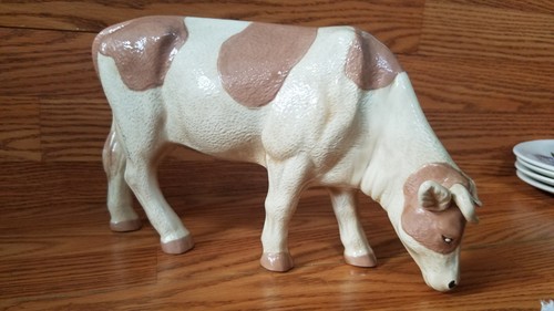 RARE VINTAGE LARGE CERAMIC WHITE & BROWN COW FIGURINE - Picture 6 of 9