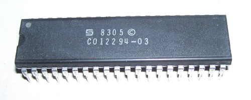 Genuine 1983 Atari Pokey C012294-03 XL XE XEGS 400 800 5200 Games Console IC - Afbeelding 1 van 2