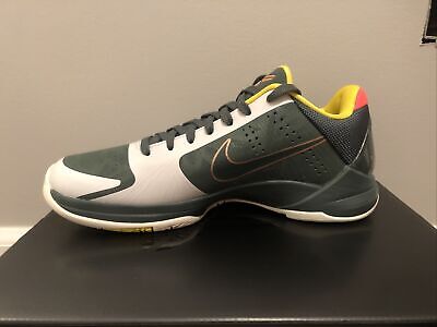 コービー5 Protro EYBL Girls \"Forest Green\" Kobe Protro V Nike Girls EYBL Size 9 NWB Forest Green
