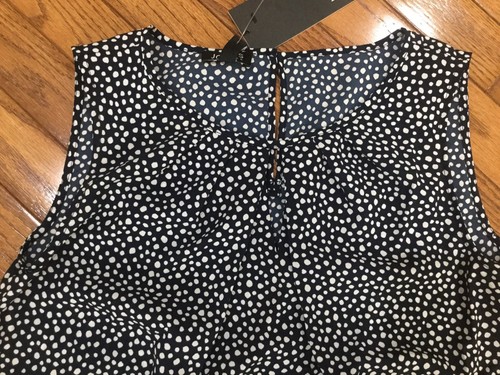 NWT Jones New York Sleeveless BLUE Polka Dot Blouse Top Pleated Neck  Sz M  New - Picture 5 of 5
