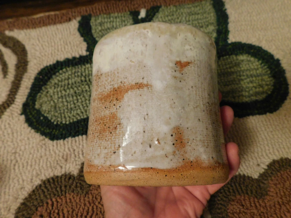 Vtg Ceramic Single Flower small bouquet Vase 3D Butterfly Rustic Tan Teal Oval - Image 4 of 4