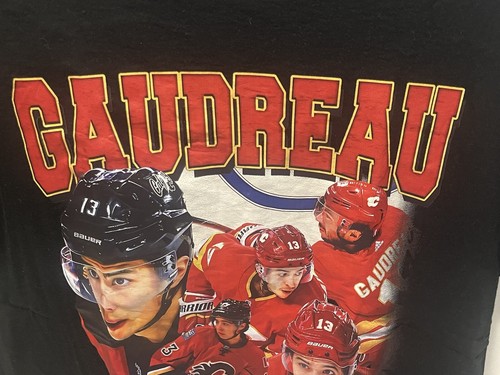 CAMISETA JOHNNY GAUDREAU CALGARY FLAMES GRANDE NHL Collage Shirt - Imagen 3 de 9