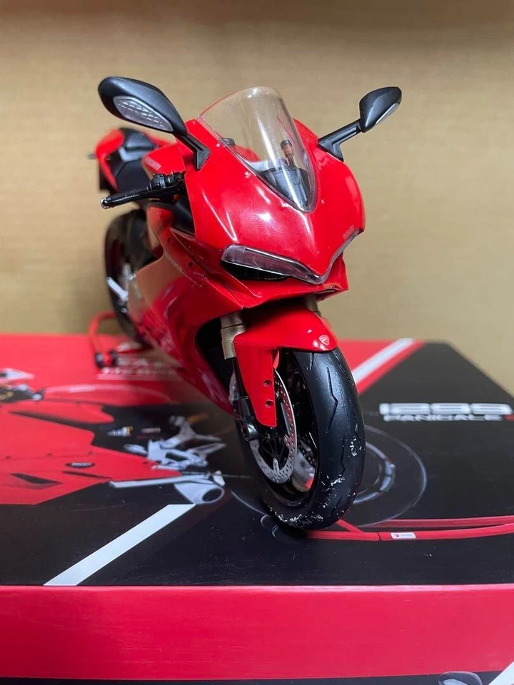 Tsm Ducati 1299 Panigale 2015 модель мотоцикла Ducati литая коллекционная б/у - Изображение 2 из 4