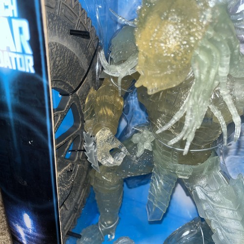 Todd McFarlane Toys 12 inch SCAR STEALTH PREDATOR Alien vs Action Figure NEW AVP - Picture 7 of 13