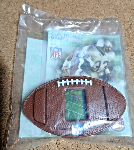 2005 NFL/BURGER KING "Electronic Football Game" Kid's Meal Toy...New in package - Photo 1/2