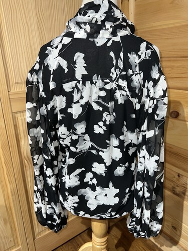 CHICO’S Abstract Floral Bow Shirt Blouse Black White Size 1 Size 8/10 NWT - Picture 11 of 17
