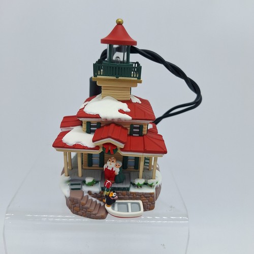Hallmark LIGHTHOUSE GREETINGS #6 Keepsake Ornament 2002 Lights Up Penguin Santa - Picture 5 of 8