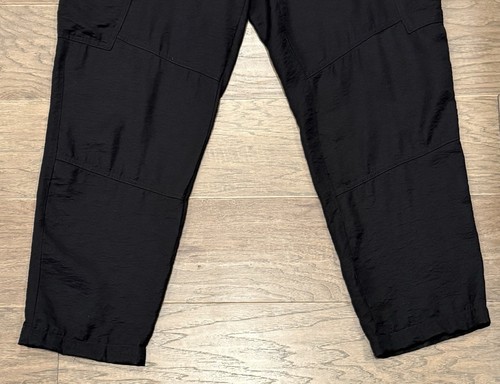 Women’s Size 14 DKNY Black Cargo Pocket Pants  - Picture 2 of 7