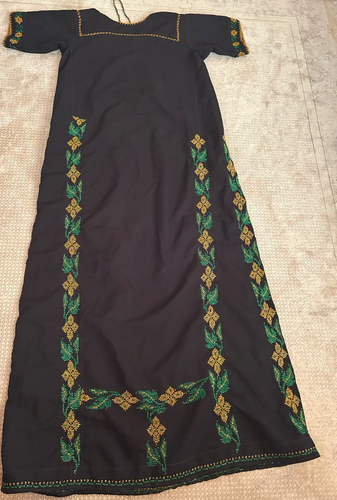 Thobe palestino vintage bordado a mano - hilo Qasab dorado y verde - Tatreez - Imagen 5 de 21