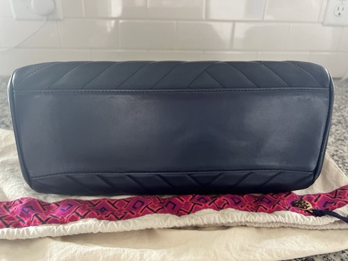 Tory Burch Alexa Flat Tote in Royal Navy - Picture 20 of 21