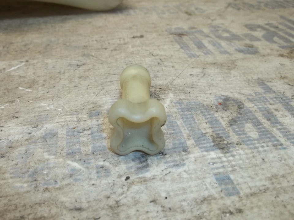 1986 - 1995 梅赛德斯-奔驰 W124 挡风玻璃洗衣机液体水库瓶罐原始设备制造商 — 第 3/4 张图片