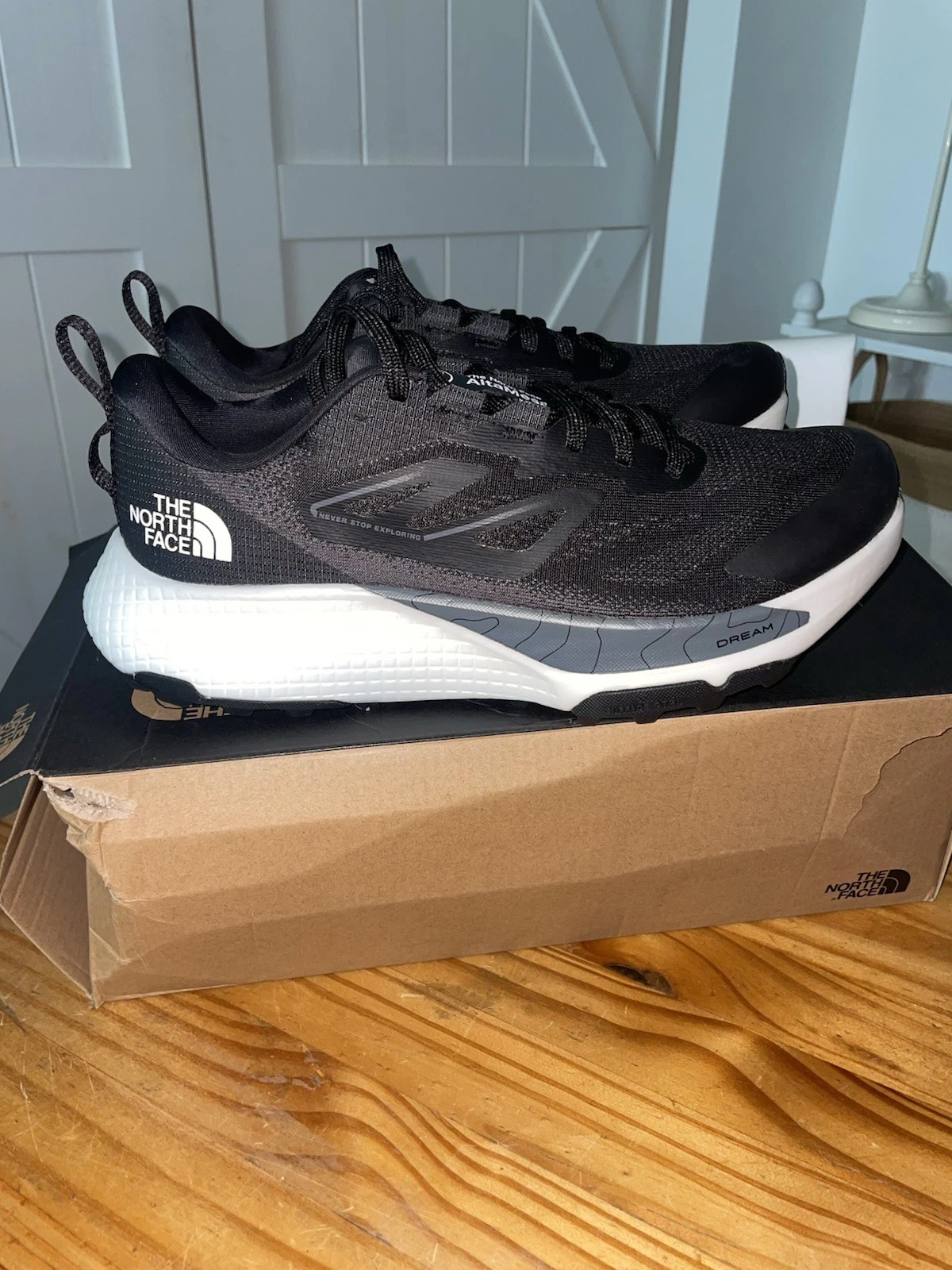 The North Face Altamesa 500 Size: Mens US 9 **New in Box** Black/asphalt Grey