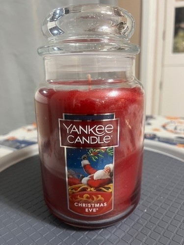 YANKEE CANDLE CHRISTMAS EVE LARGE JAR 22 OZ CANDLE - Picture 10 of 12