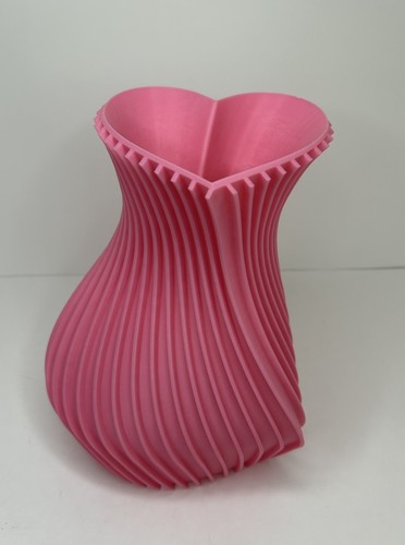 Pink 3D Print Spiral Heart Vase - Picture 1 of 8