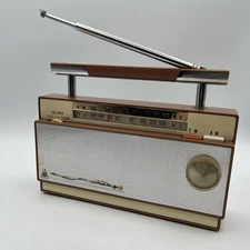 Airline Montgomery Ward Transistor Radio - Gen-1222 - PARTS OR REPAIR