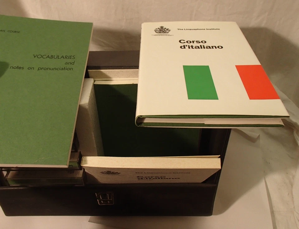 Italian Course Handbook Set - Linguaphone Institute 1972 Cassettes & Books - Image 4 of 4