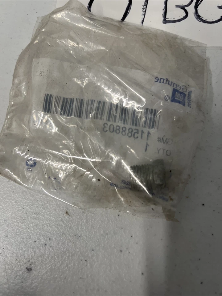 Tuerca de tubo delantera de freno trasero genuina GM - 11588803 Foto 3 de 3