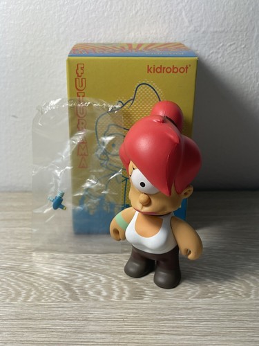 Futurama Universe x Kidrobot LEELA Universe B (1/48) rare chase vinyl figure box