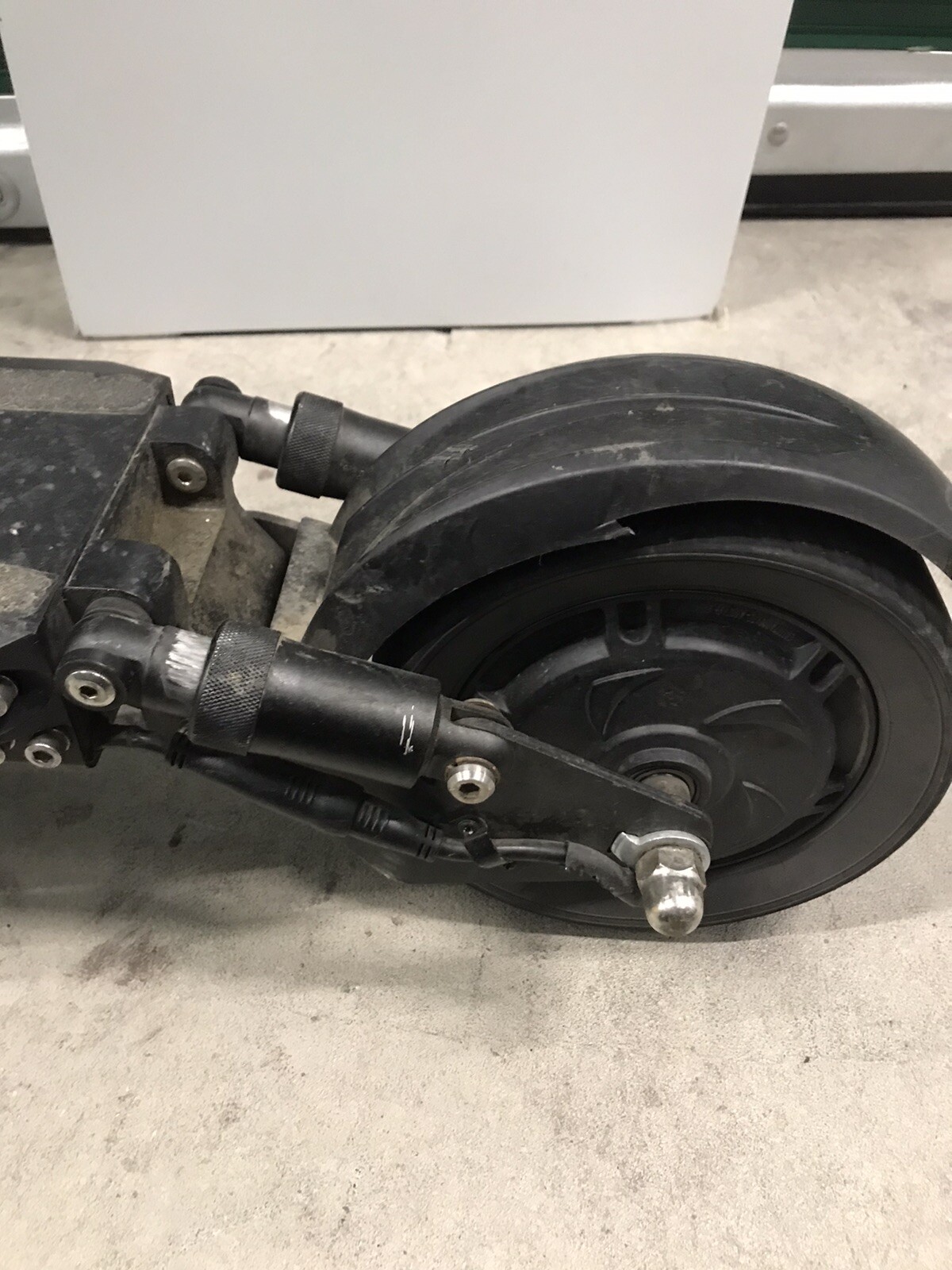 Fluid Freeride Horizon (Electric Scooter) Needs Front Tire. Works