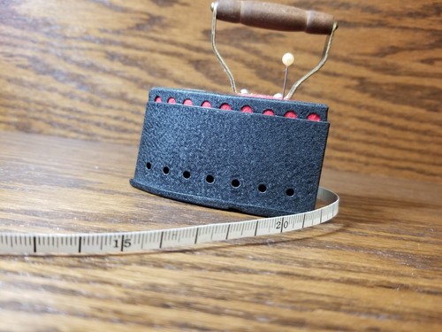 Vintage IRON Pincushion / Tape Measure - KANSAS The Jayhawk State Made In Japan - Bild 9 von 14