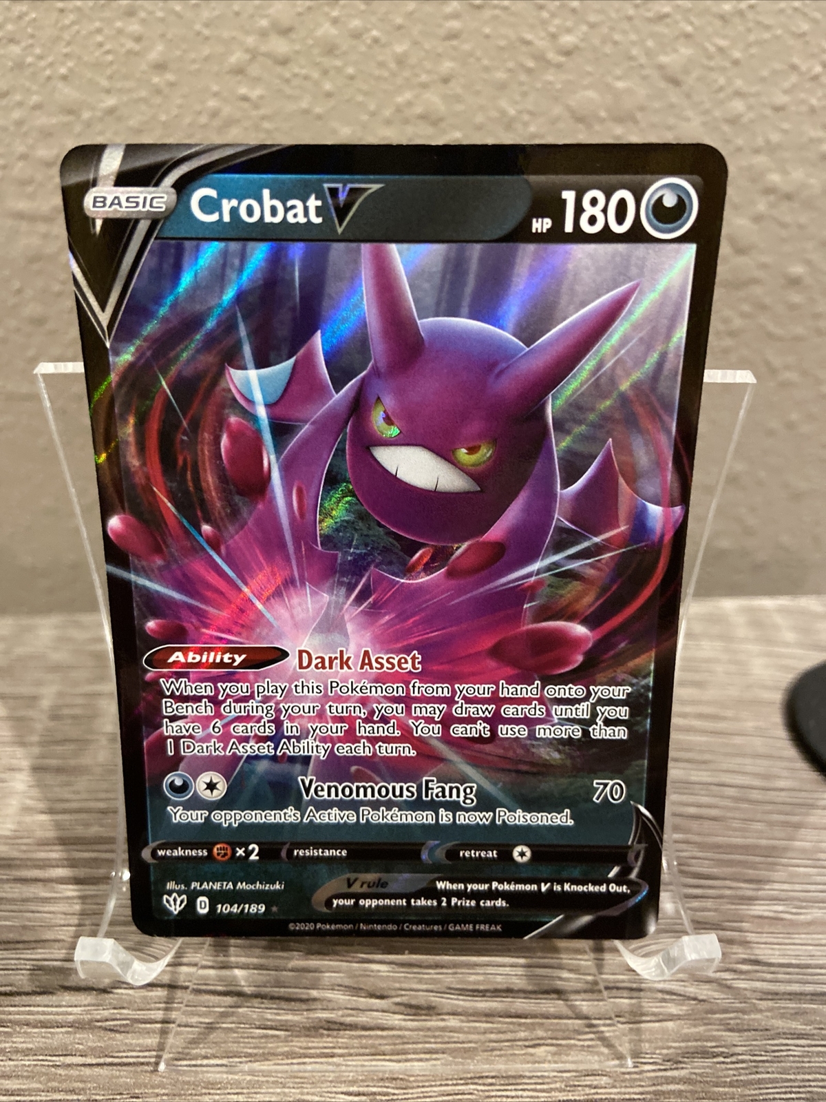 Pokémon TCG Crobat V Darkness Ablaze 104/189 Holo Ultra Rare, Mint!!