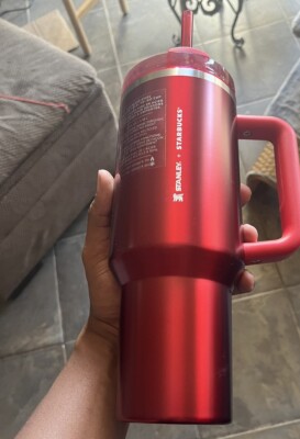 STANLEY + STARBUCKS 2023限定 Starbucks x Stanley Cup Holiday 2023 And Mistletoe Twist