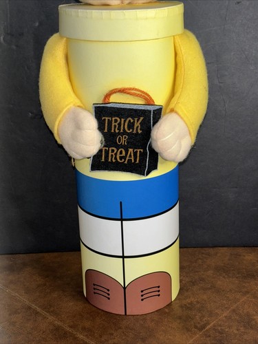 Peanuts Halloween Decor 16" Gift Tube Plush Set Of 2 Charlie Brown & Lucy T Or T - Picture 8 of 23
