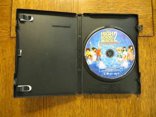 High School Musical 2 - Zac Efron, Vanessa Hudgens - 2007 - Disney DVD VERY GOOD - Picture 3 of 3