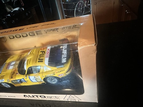 AUTOART AUTO ART 1/18 DODGE VIPER GTS-R #1 NURBURGRING 2002 24 Hour Le Mans - Picture 9 of 10