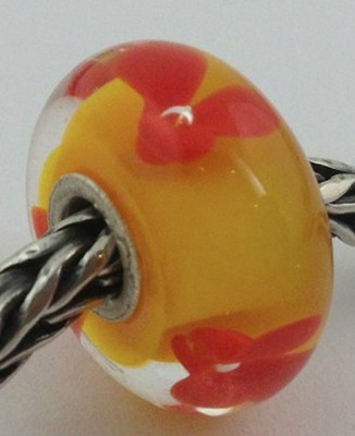 Authentic Trollbeads Retired Red Flower 61308 New Glass Charm Bead Authentic Trollbeads Retired Red Flower 61308 New Glass Charm Bead