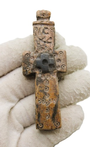 ANTIKER RÖMISCHER BONE GESCHNITZTER RELIGIÖSER KREUZ ANHÄNGER CA 3.-4. JAHRHUNDERT n. Chr.