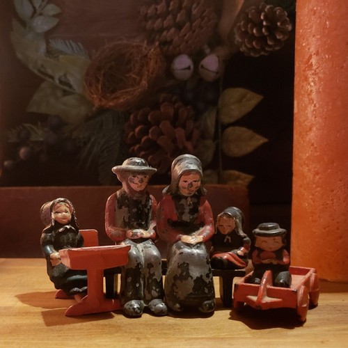 VTG Cast Iron Amish Mennonite Family Figurines School Church Yard (8 piece set) - Picture 10 of 10