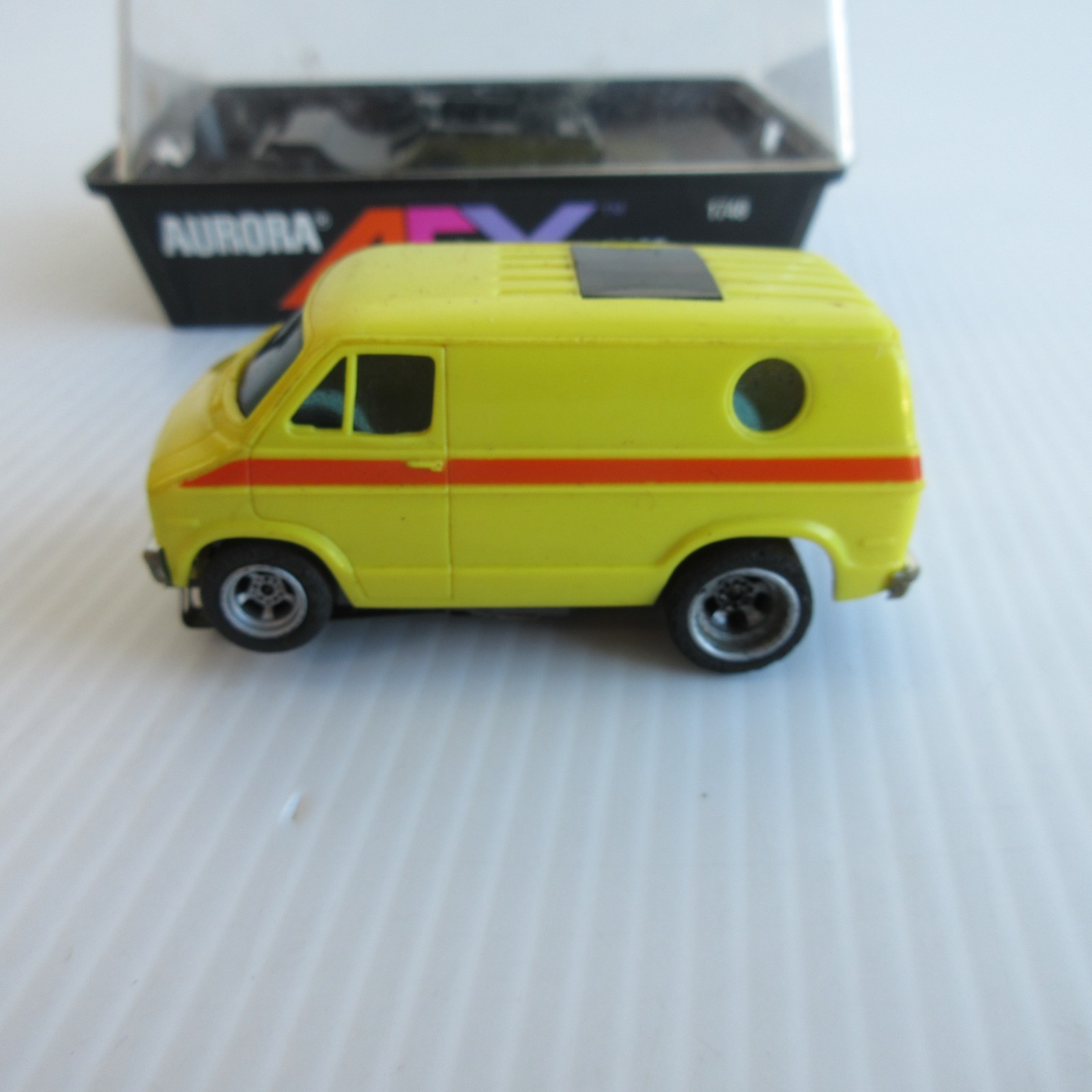 AURORA / AFX DODGE STREET VAN SLOT CAR 1970s IN YELLOW cube 1748 thumbnail 4