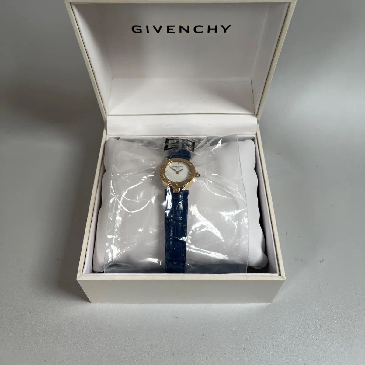 Givenchy Watch 4P Diamond Shell Ladies thumbnail 17