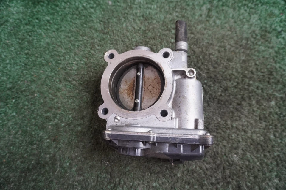 Toyota Scion FR-S 2013 2014 2015 2 L carrocería del acelerador fabricante de equipos originales 62 k millas 16112AA400 Foto 2 de 4