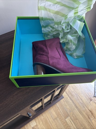 Women's Knee High Boots - Picture 4 of 4